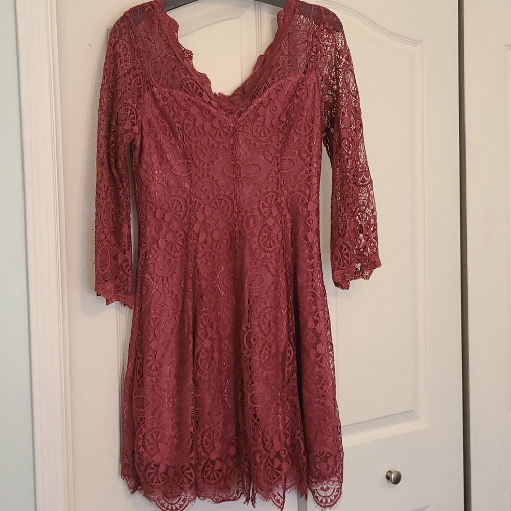 Lace 3/4 sleeve dress